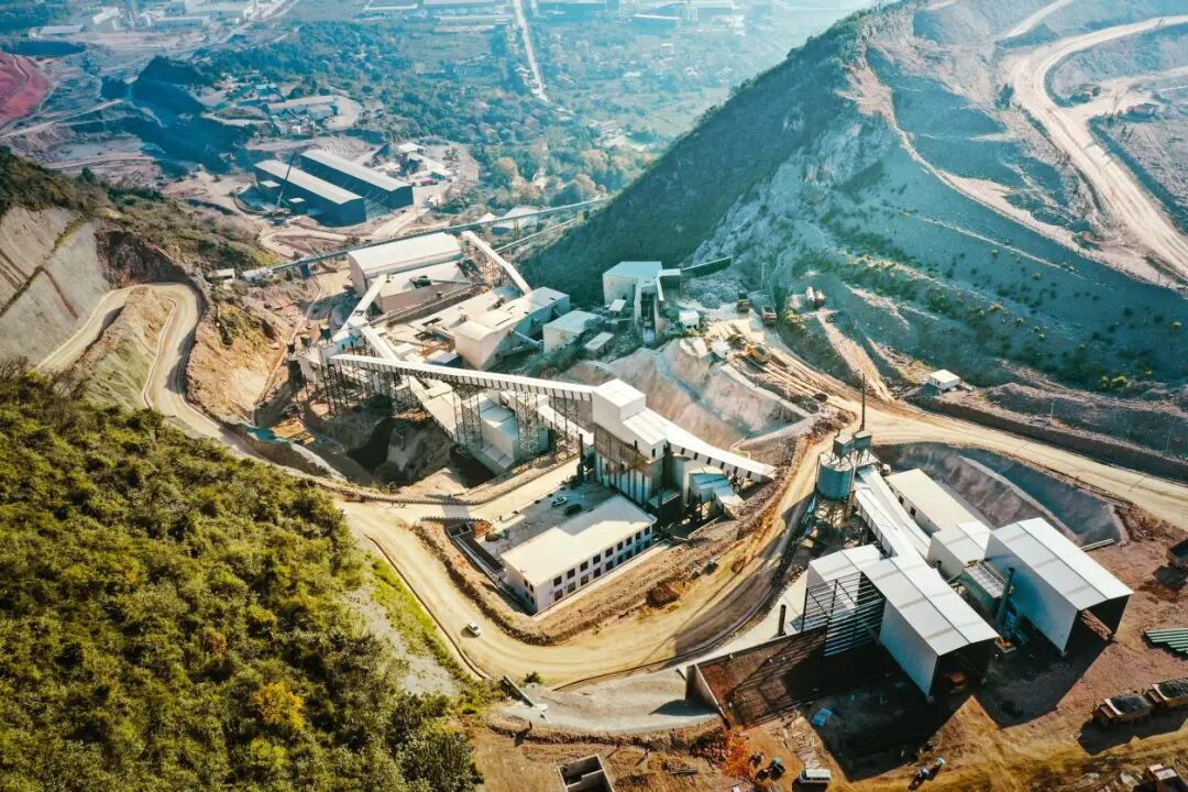湖北黄冈年产1000万吨碎石生产线EPC建设圆满收官！磊蒙再筑行业新标杆！